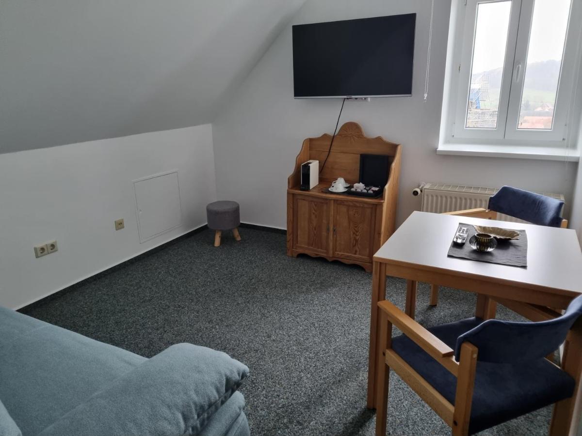 Hotel Kreuzbergbaude Beim Berzdorfer See Mit Wohlfuehl Sauna Markersdorf Luaran gambar